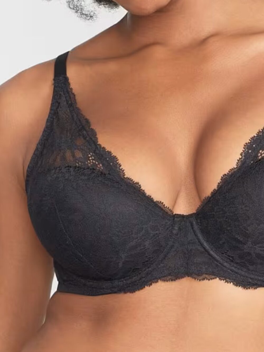 Camio Mio Lightly Lined Lace Plunge Bra in Black